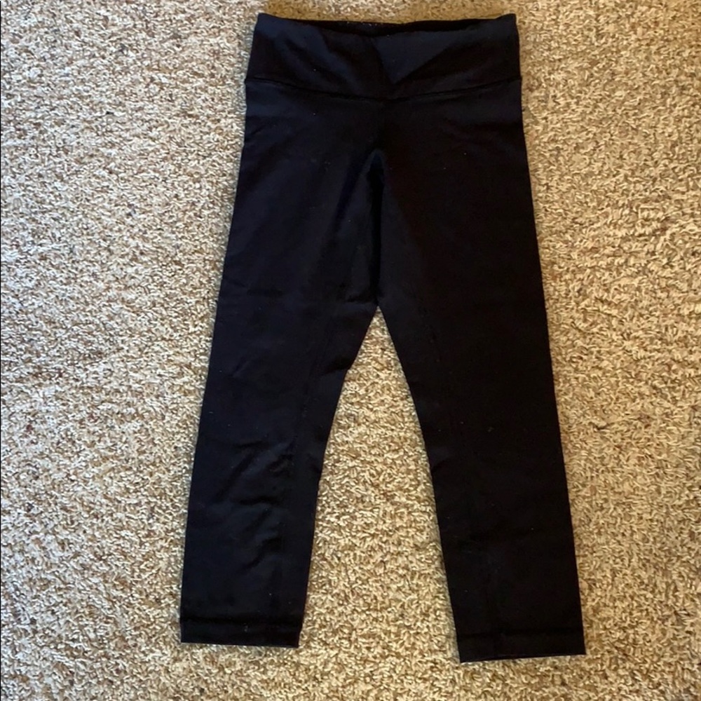 Cropped yoga pants